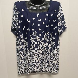 Dana Buchman Navy and White Floral Blouse